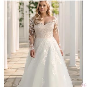 A-Line Sexy Sweetheart Neckline Lace Petal Long Sleeve size 16 reco 12 altered